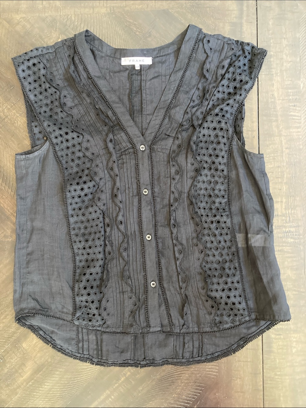 Women’s Frame Black lace Pintuck Sleeveless Button-Up Top